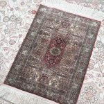 Yilong Carpet 1x1.5ft 1000 Lines High Density Handwoven Silk Persian Area Rug High-end Floral Vintage Carpets (Ivory&red) - Image 2