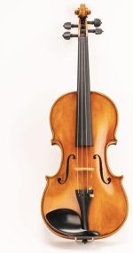 D Z Strad Violin - Model 700 - Light Antique Finish with Dominant Strings, Case, Bow and Rosin (3/4 - Three Quarter)
