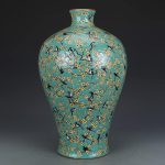 DSHGDJF Hand-Painted Green Rose Magpie Plum Vase Antique Porcelain Vase Jingdezhen Porcelain Living Room Bedroom Office Vase Ornaments