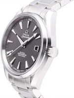 Omega Men's 231.10.42.21.06.001 Seamaster Aqua Terra Chronometer Black Dial Watch - Image 2